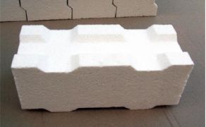 Sferette cave di allumina per forni industriali ad alta temperatura