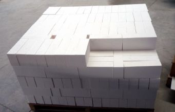 Sferette cave di allumina per forni industriali ad alta temperatura