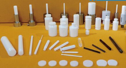 Stantuffo in ceramica