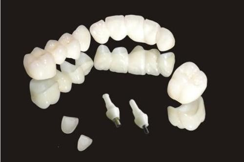 CERAMICA DEL DIOSSIDO DI ZIRCONIO PER ODONTOIATRIA