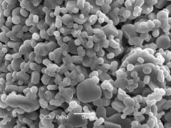 99,7% allumina calcinata Al2o3